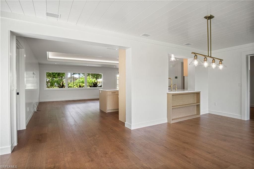 664 Pompano DR-25