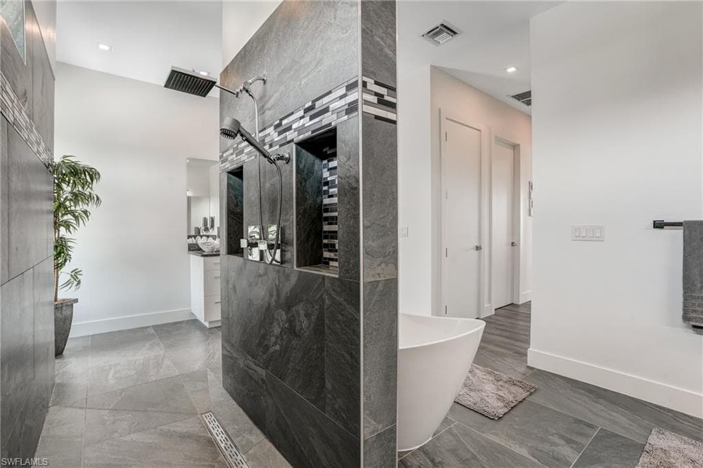 6390 River Club CT-27