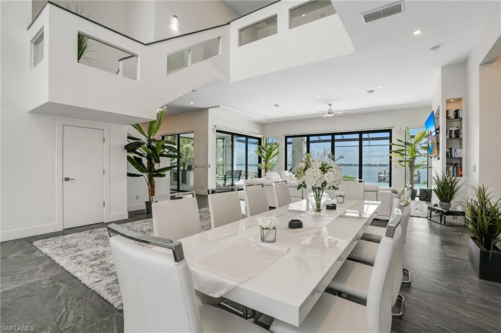 6390 River Club CT-12