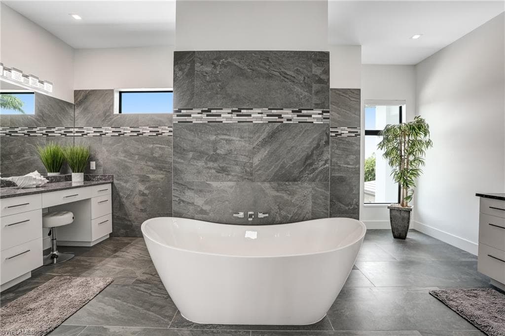 6390 River Club CT-26