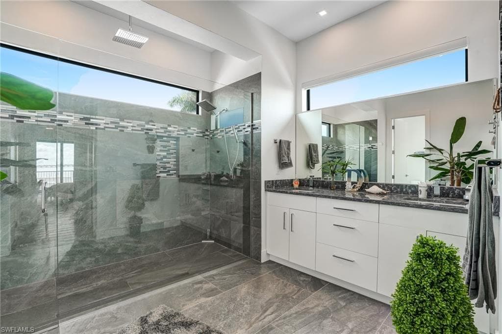 6390 River Club CT-22