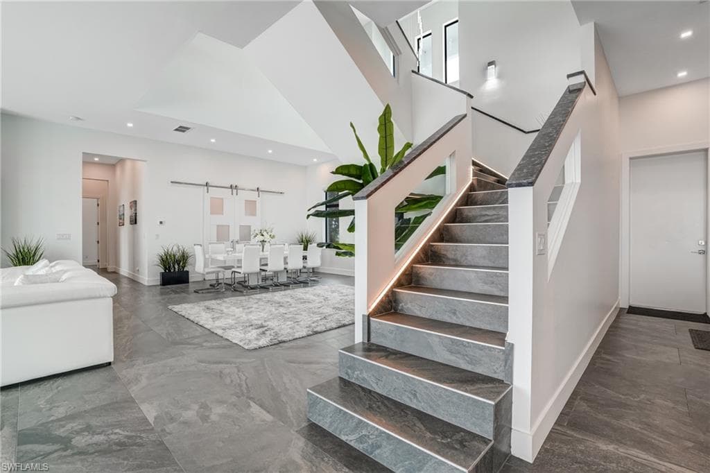 6390 River Club CT-14