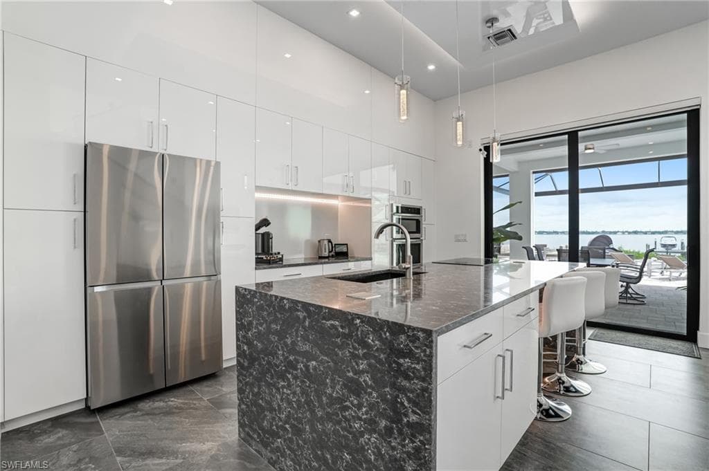 6390 River Club CT-15