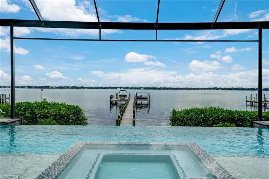 6390 River Club CT-40