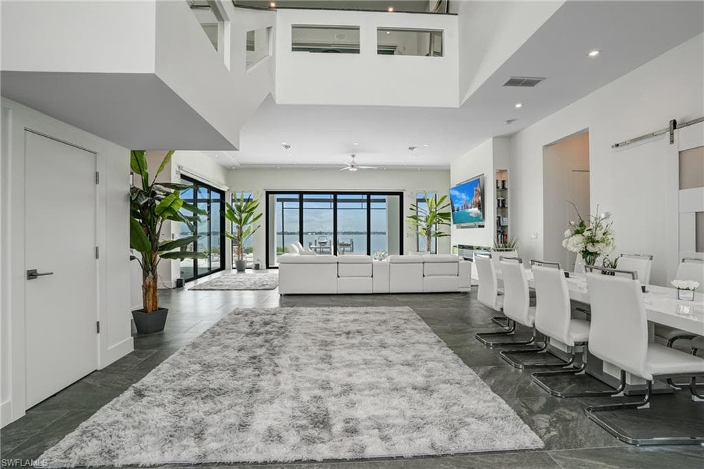 6390 River Club CT-8