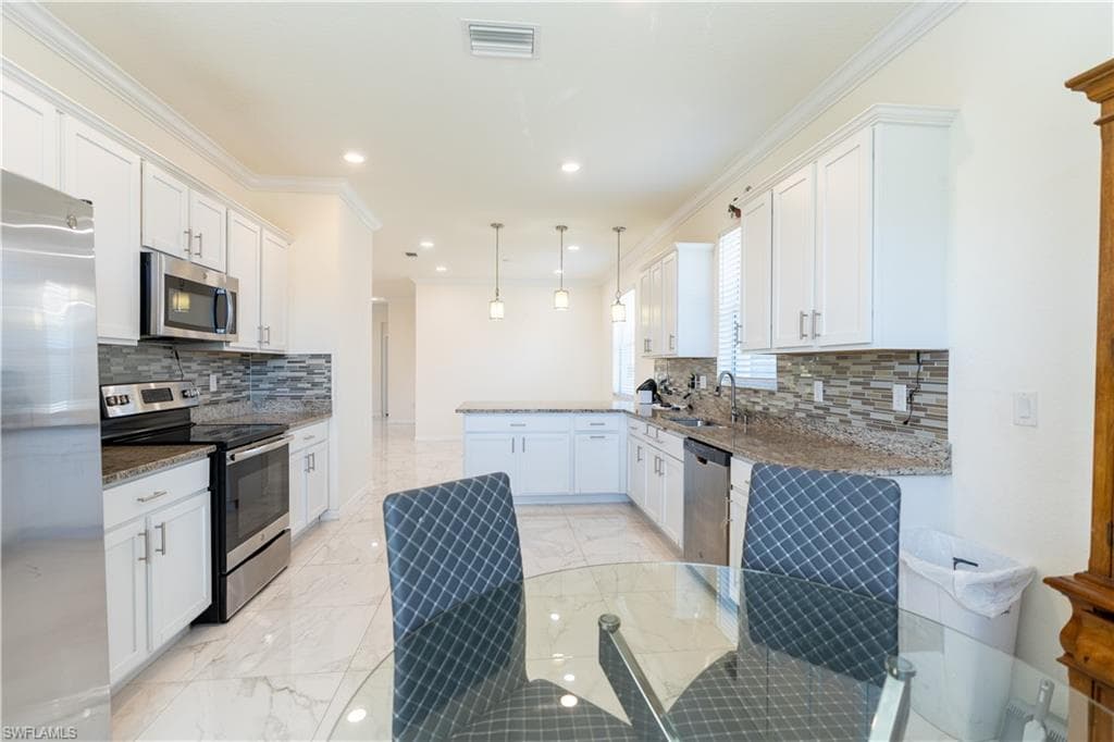 3669 Crimson LN-11