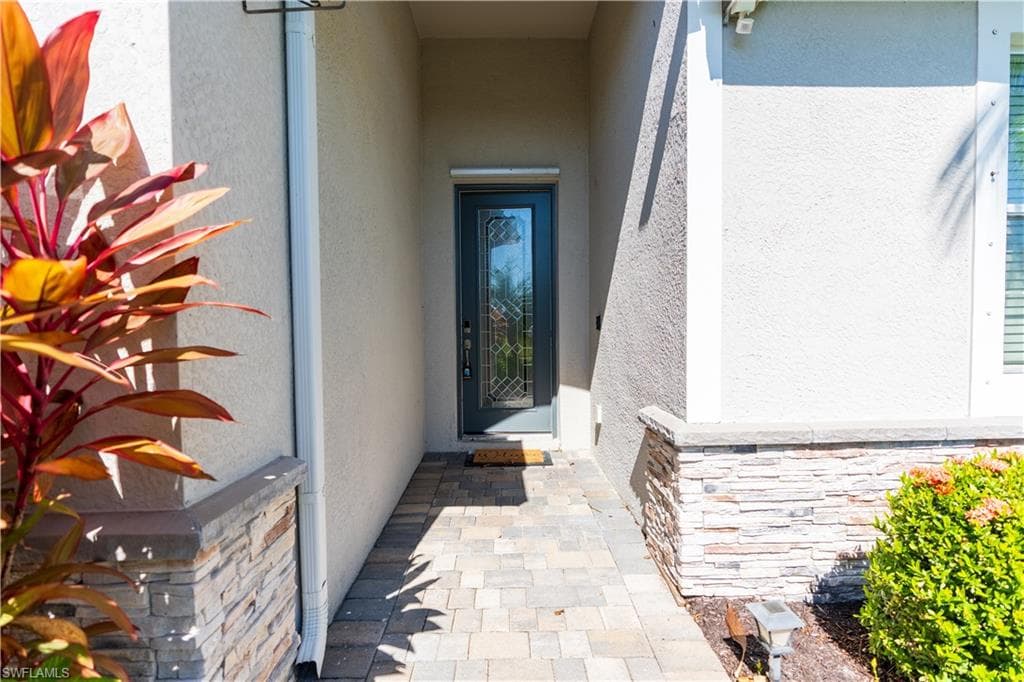 3669 Crimson LN-4