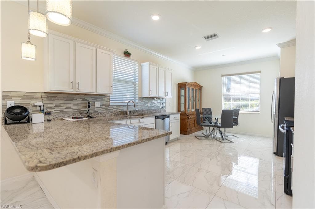 3669 Crimson LN-8