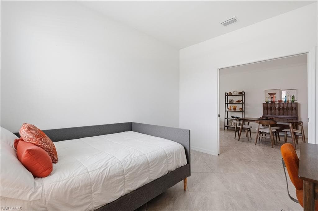 1689 Alameda DR-27