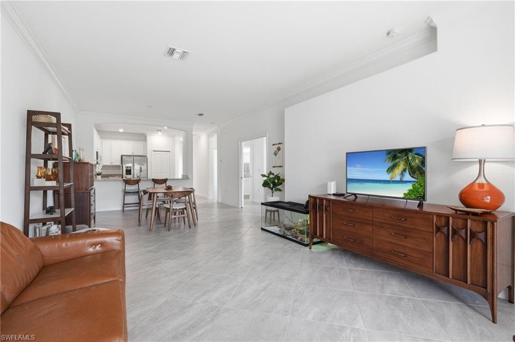 1689 Alameda DR-7