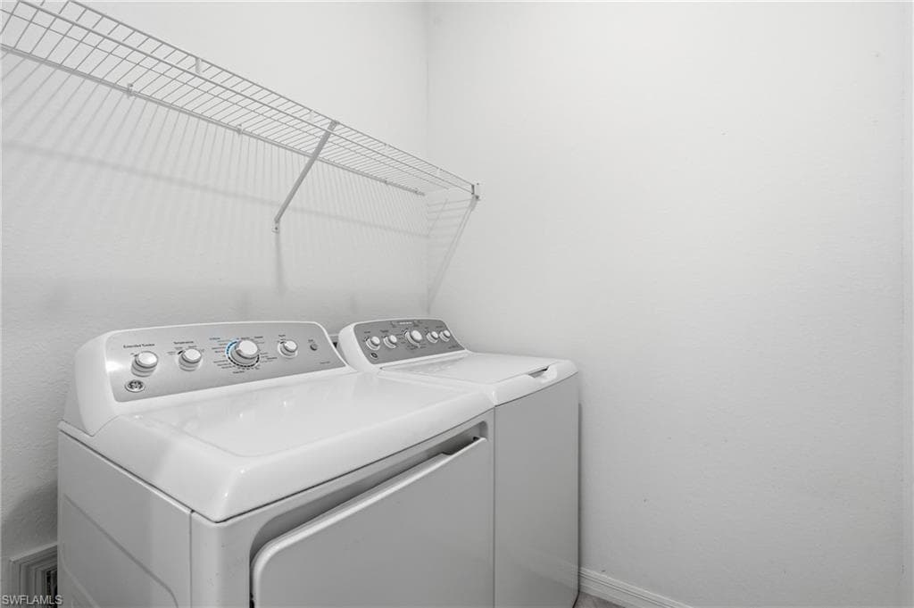 1689 Alameda DR-28