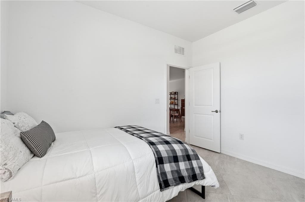 1689 Alameda DR-24