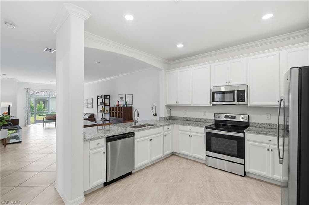 1689 Alameda DR-14