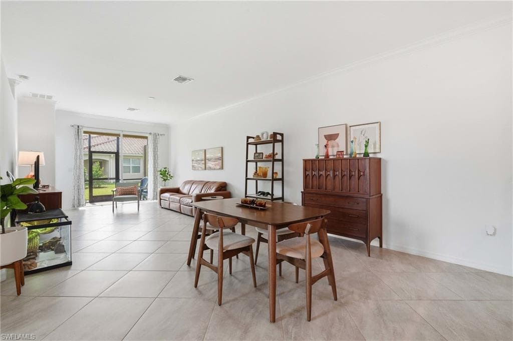 1689 Alameda DR-11
