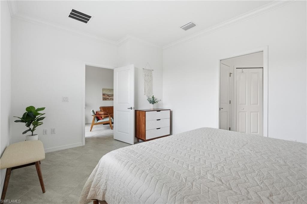 1689 Alameda DR-21