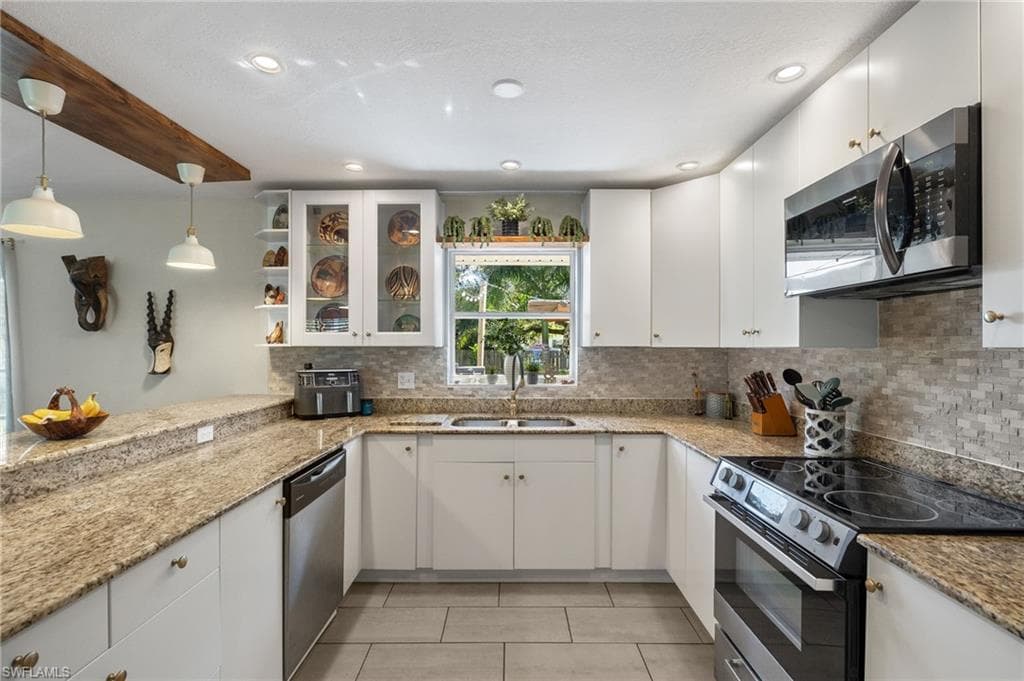 1262 Carlene AVE-13
