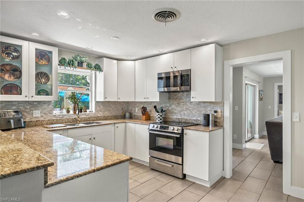 1262 Carlene AVE-10