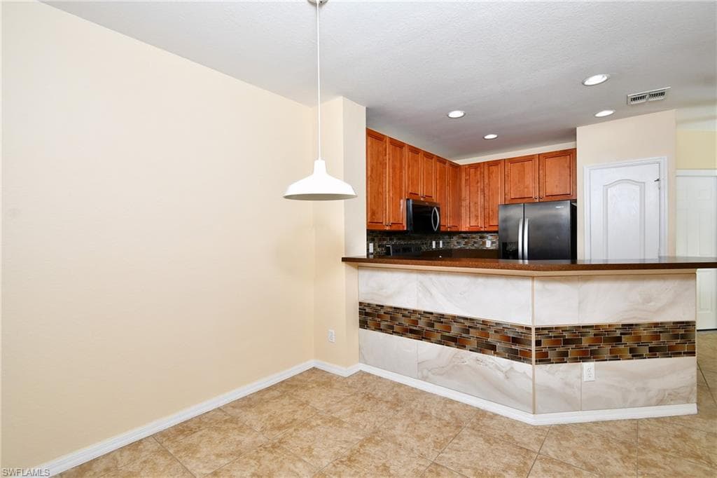 8585 Athena CT-12