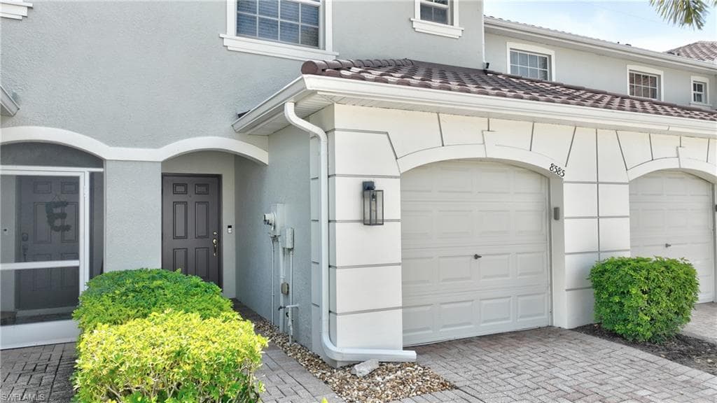 8585 Athena CT-5