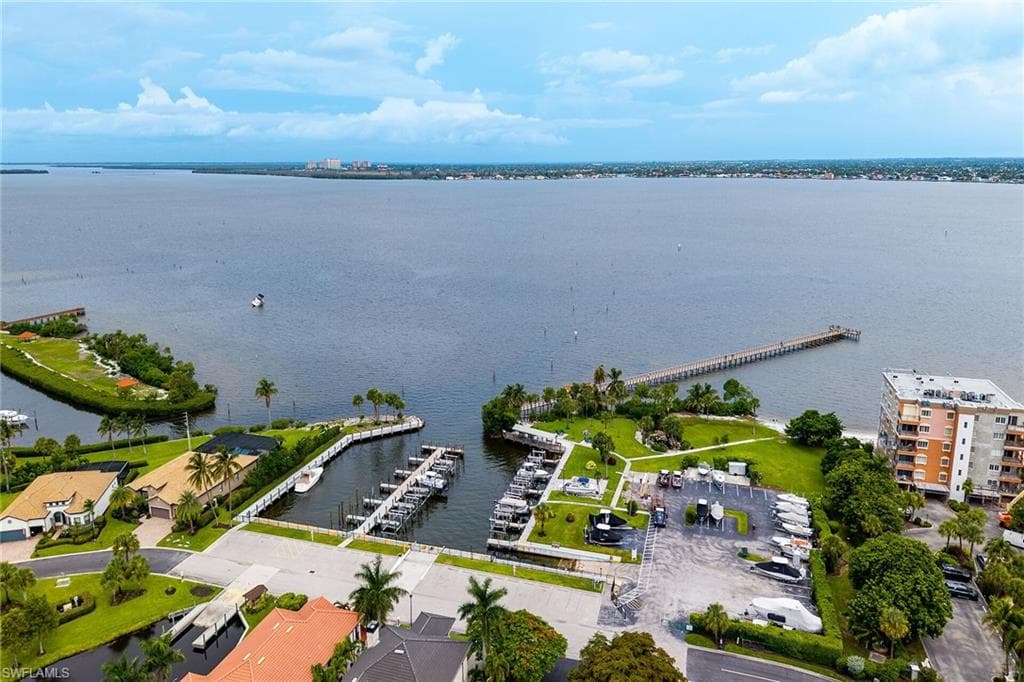 14610 Laguna DR-33
