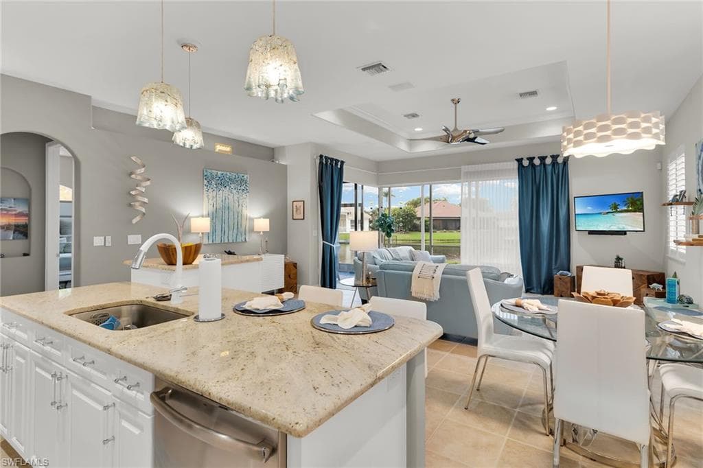 14610 Laguna DR-9