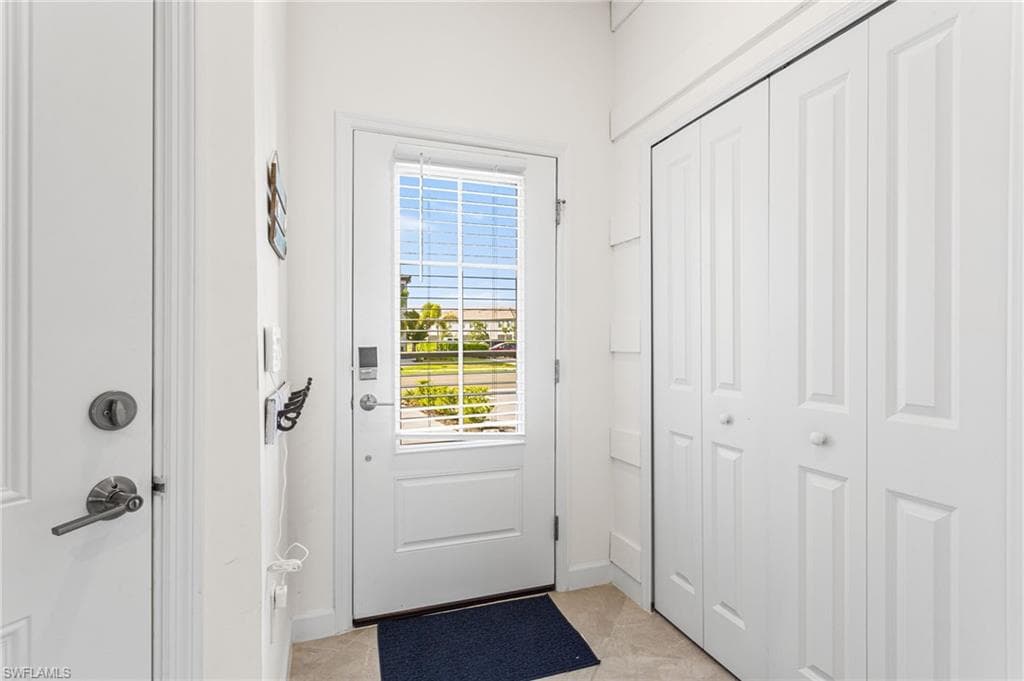 14275 Pine Lodge LN-10