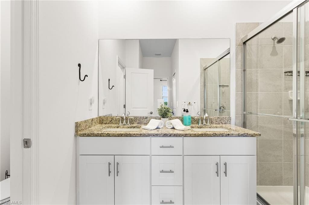 14275 Pine Lodge LN-29