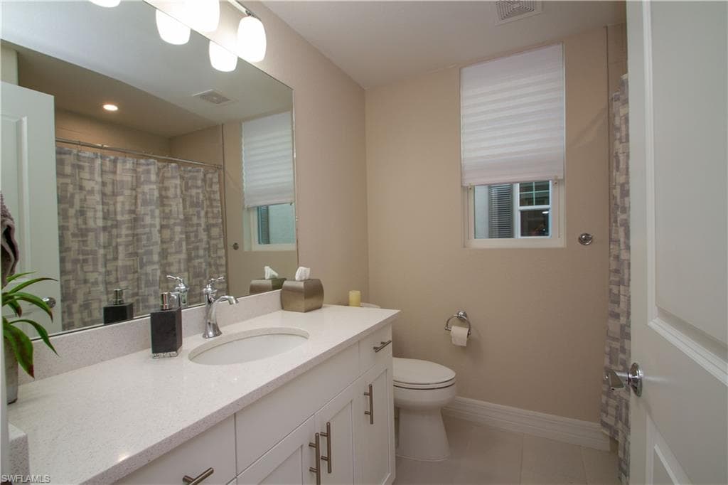 262 Indies Dr 101-18