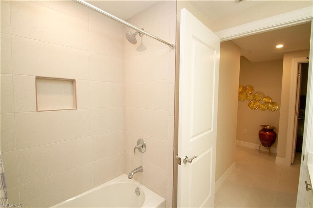 262 Indies Dr 101-19