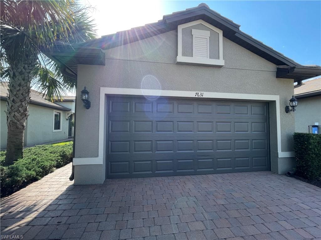 7631 Jacaranda LN-12