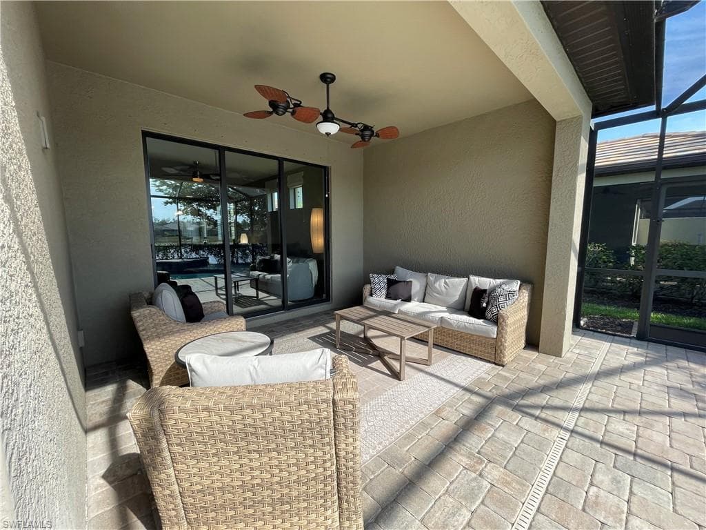 7631 Jacaranda LN-7