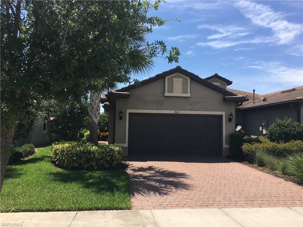 7631 Jacaranda LN-11