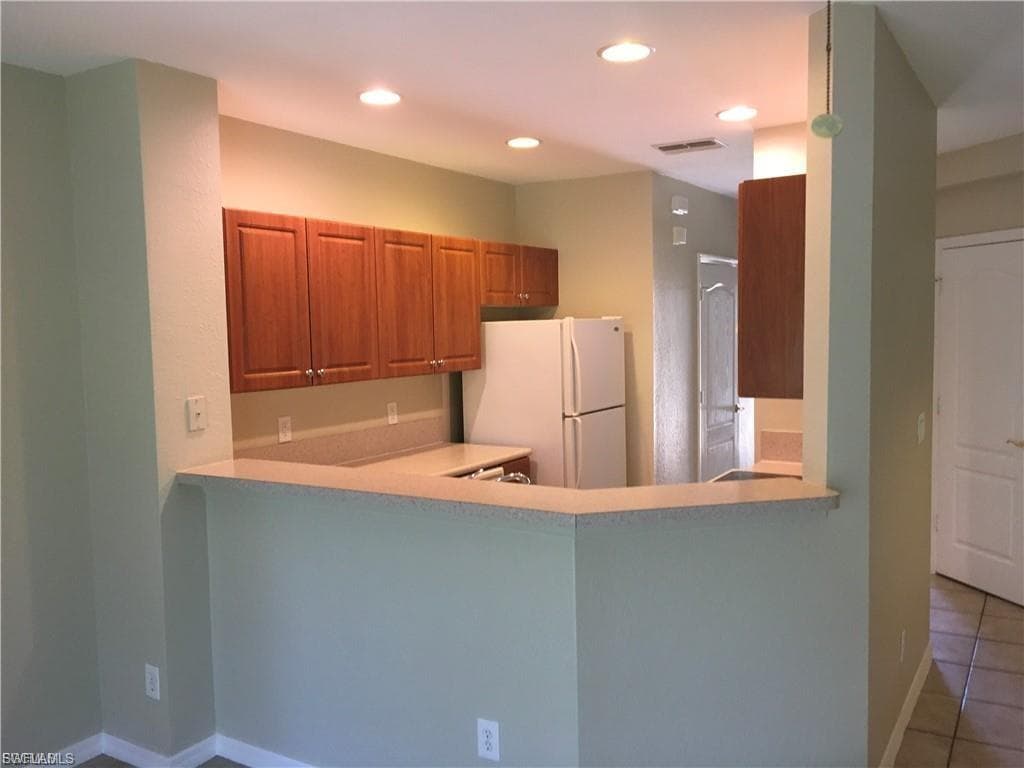 8639 Athena CT-2