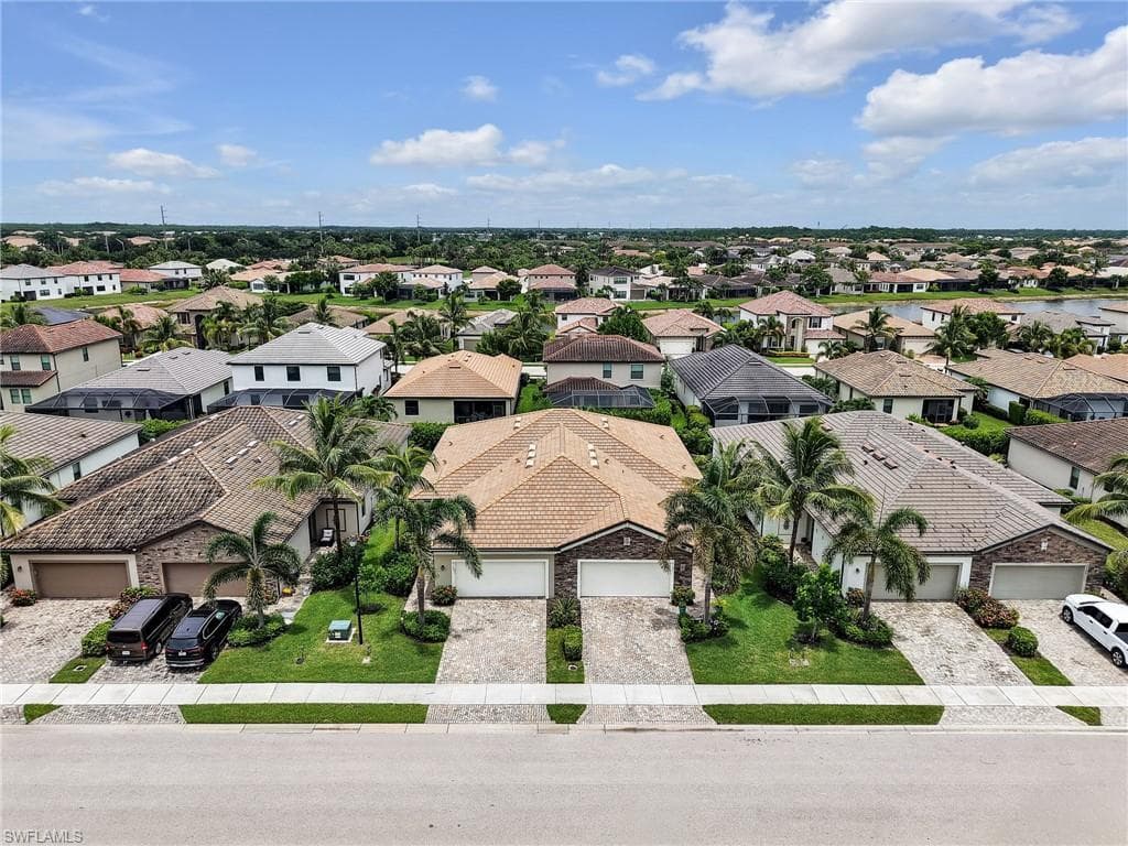 9157 Glenforest DR-32