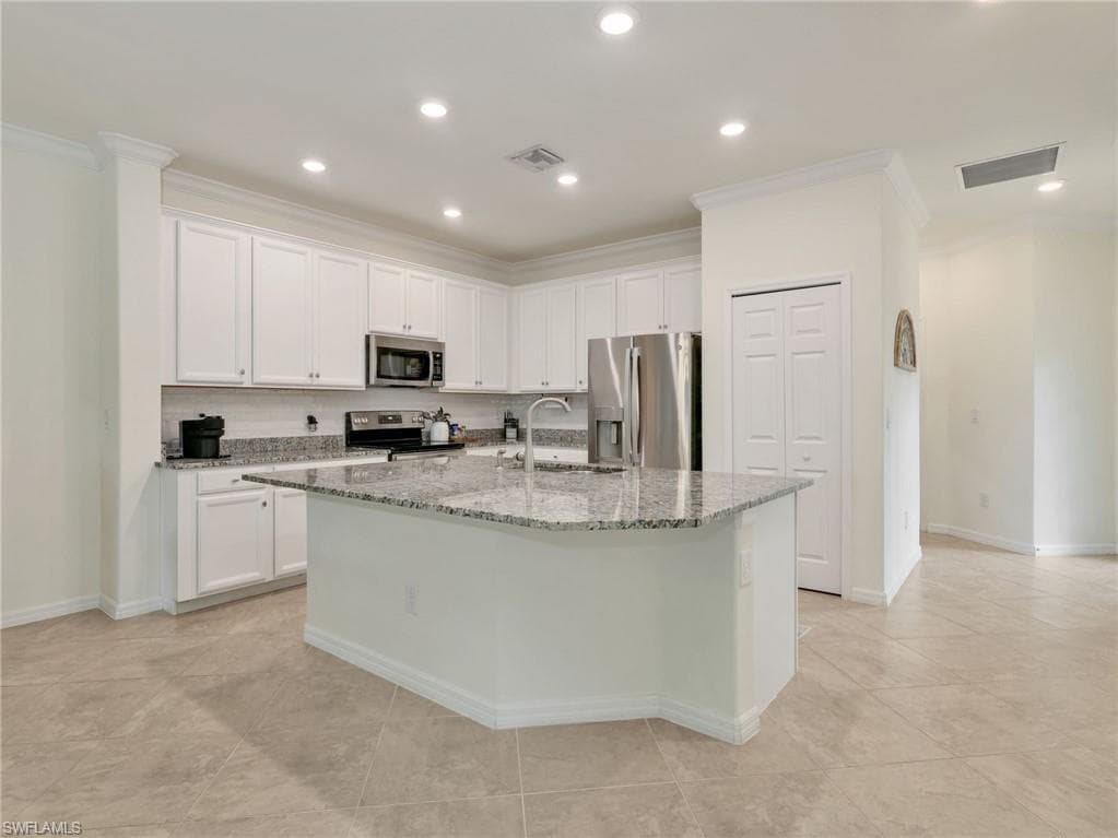 9157 Glenforest DR-5
