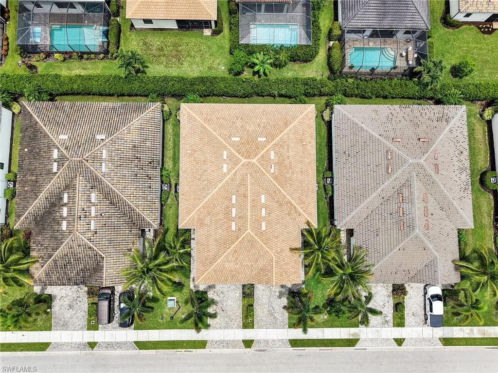9157 Glenforest DR-33