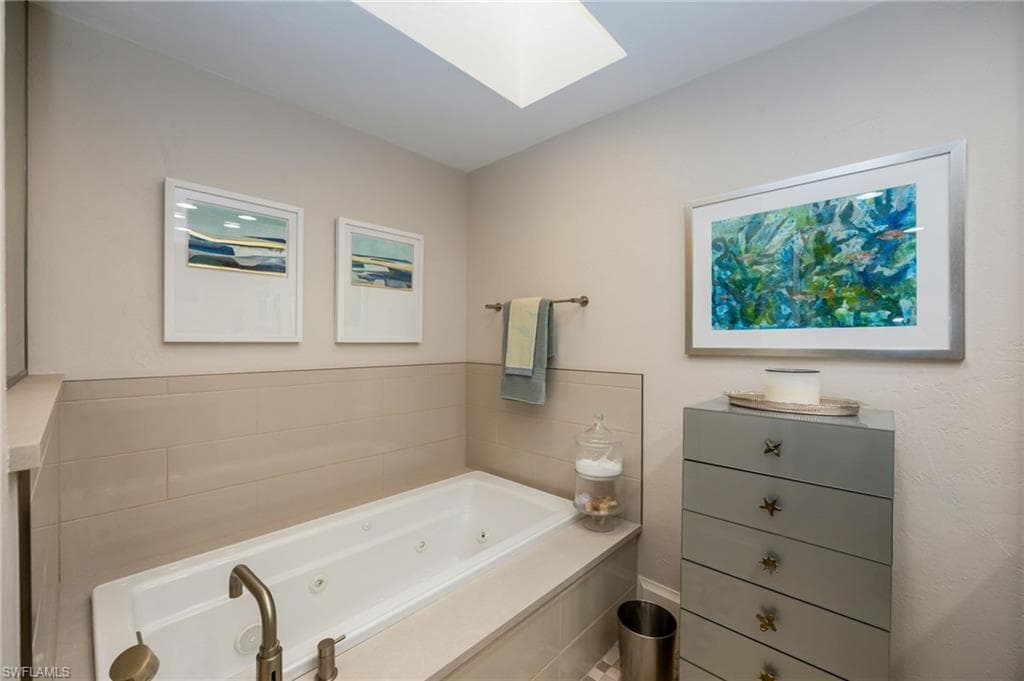 360 Edgemere WAY N 25-28
