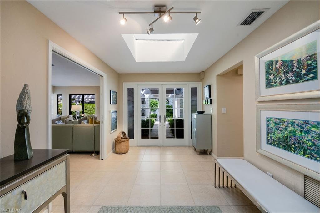360 Edgemere WAY N 25-10