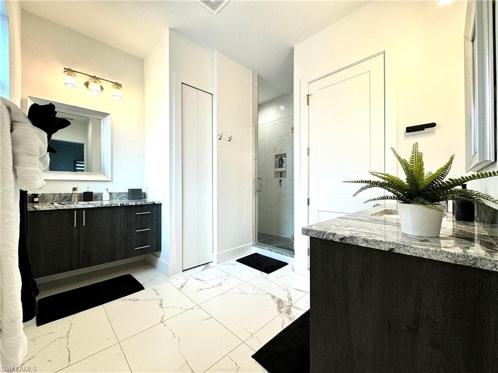 4064 Full Moon CT-22