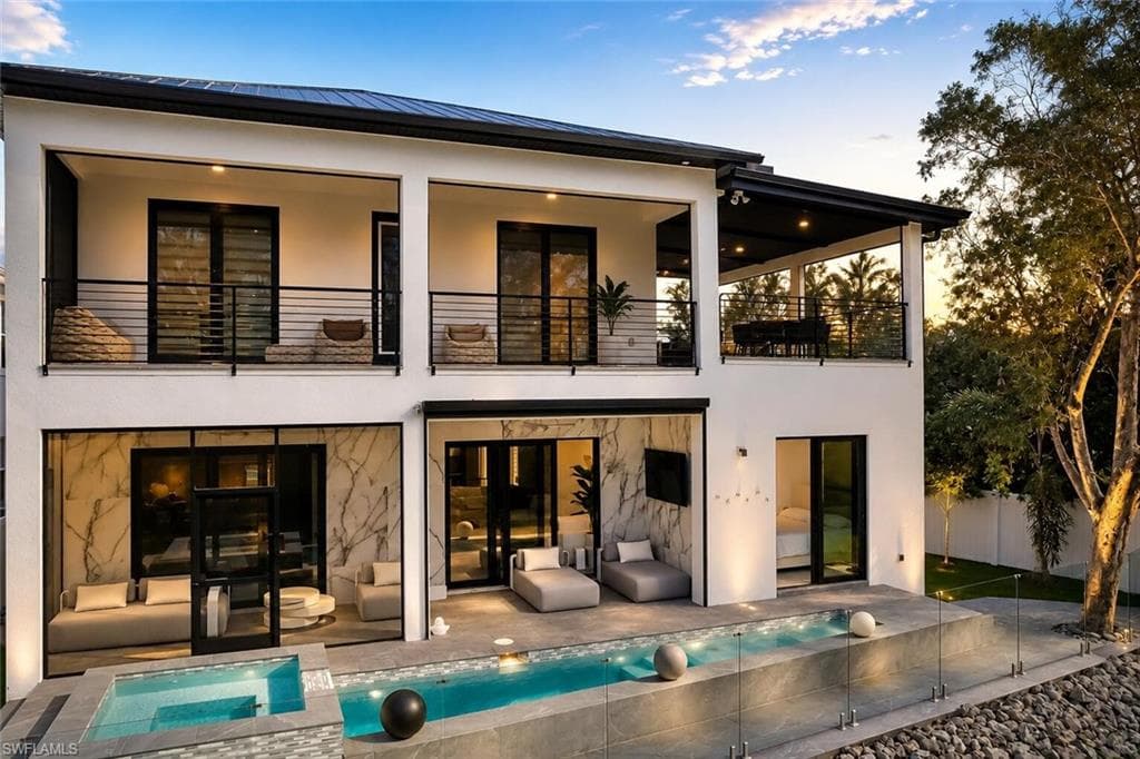 4064 Full Moon CT-1
