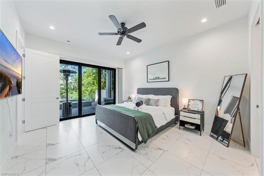 4064 Full Moon CT-15