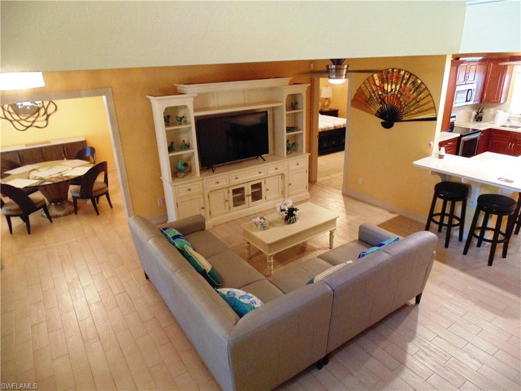 1120 SE 33 TER-8