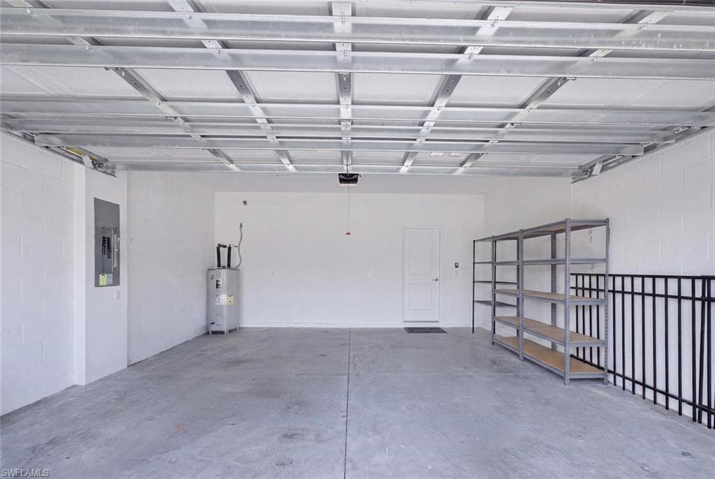 2294 Avocado LN-32