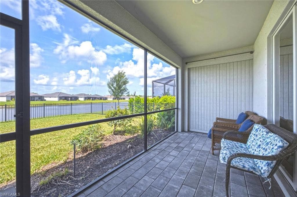 2294 Avocado LN-24