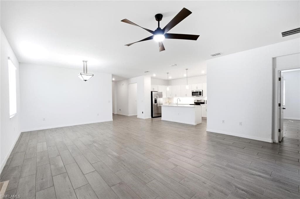 2294 Avocado LN-11
