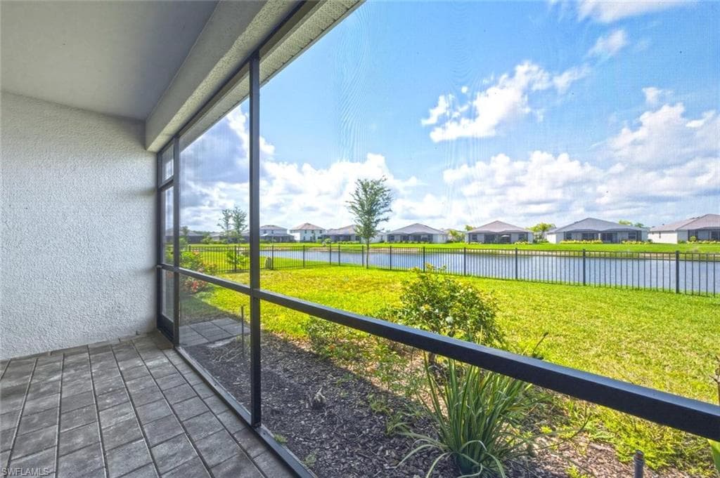 2294 Avocado LN-25
