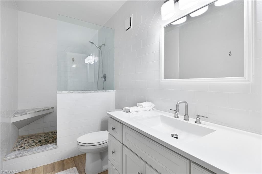 1901 Clifford ST 1402-13