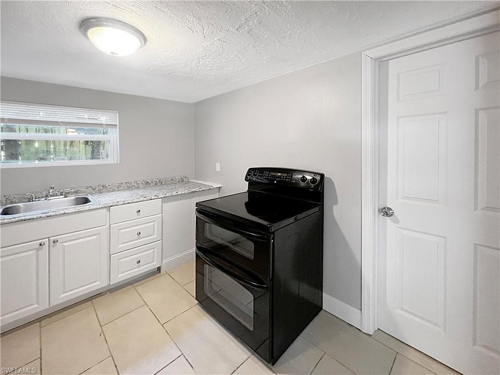 1615 Evans AVE 2-5