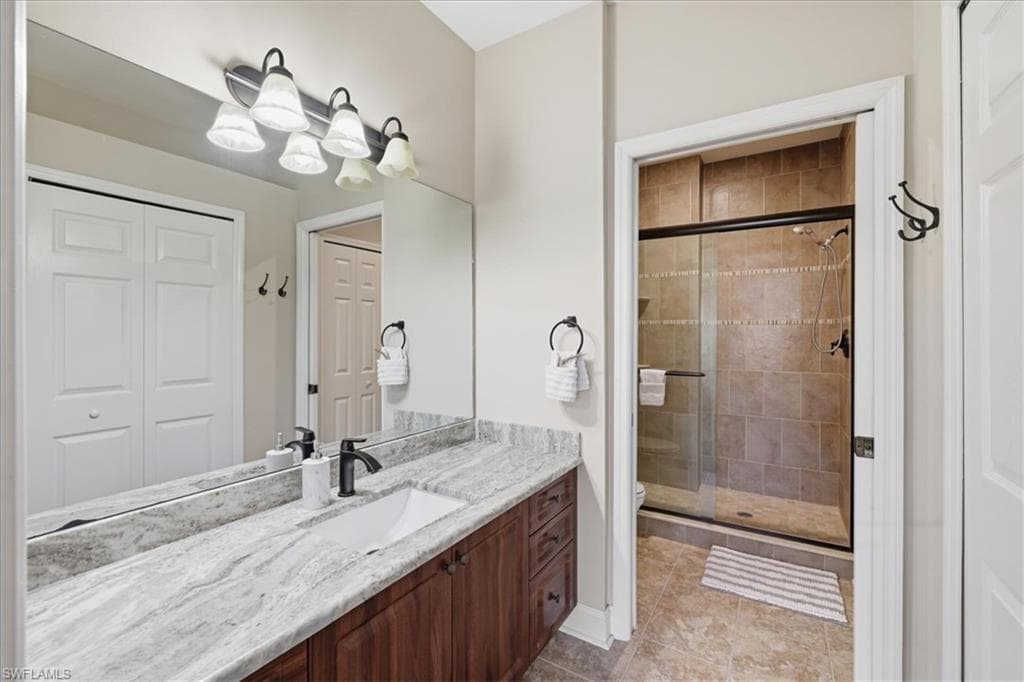9361 Alamander CT 401-18