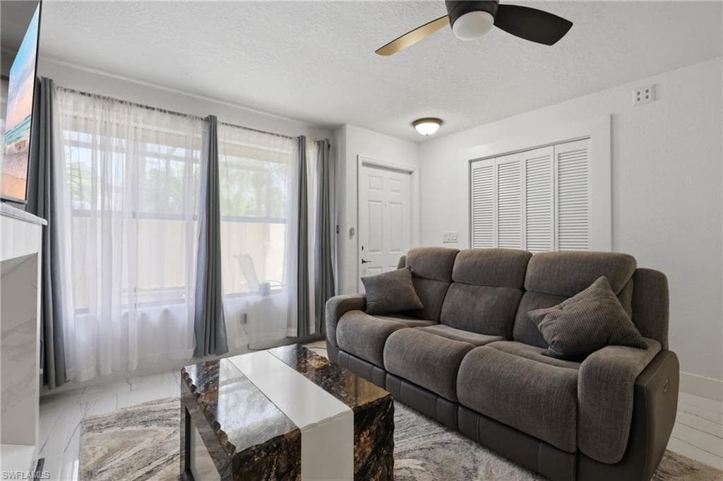 81 Emerald Woods DR M3-10